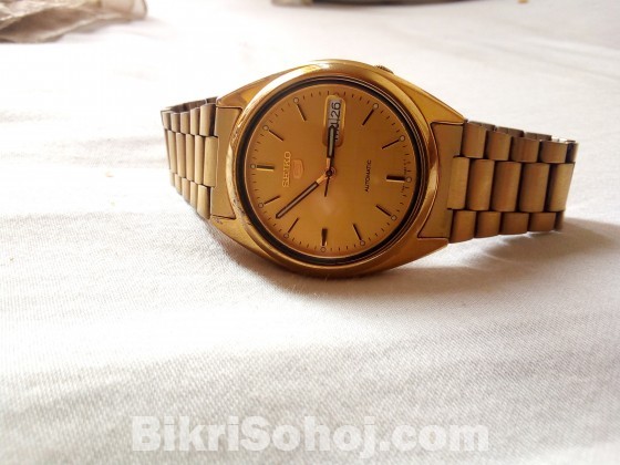 SEIKO 5 gold